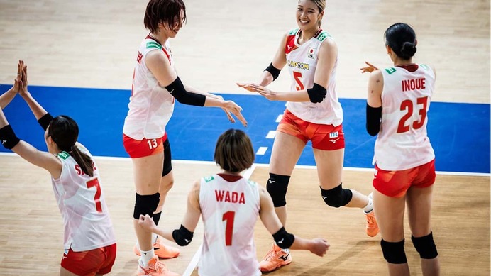 バレー女子日本代表、圧巻のチェコ撃破に公式称賛「完璧な記録は継続中」　最多21得点の佐藤淑乃は「オールラウンドな活躍」【VNL2026】