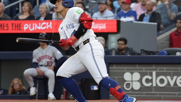【MLB】岡本和真、三塁手全体トップの17号アーチを米メディア称賛「素晴らしいキャリアのスタート」　“決勝点の口火切る”二塁打でマルチ安打