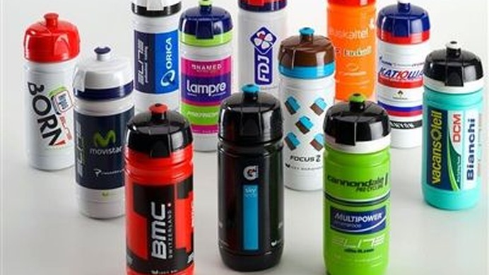 　エリートコルサ・チームボトル2013が入荷した。今年のチームボトルは全13種類で、しかも本国と同じ色鮮やかなボトル。取り扱いはカワシマサイクルサプライ。