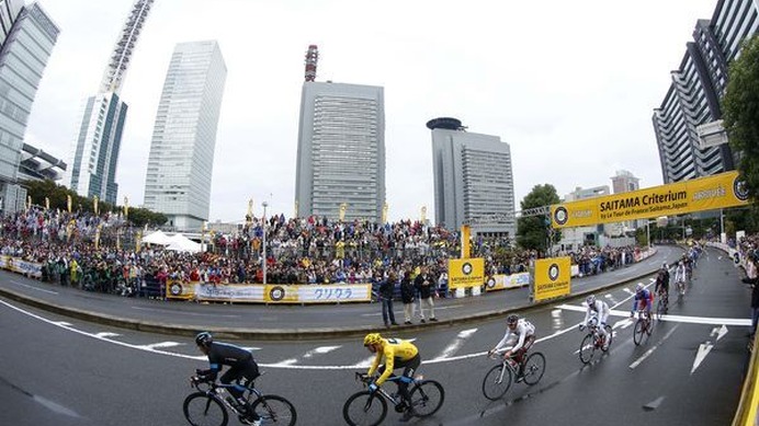 　ツール・ド・フランスで活躍した選手らが来日して参加した「さいたまクリテリウムbyツールドフランス」が10月26日、さいたま新都心にのべ20万人の観衆を集めて行われ、7月の大会で総合優勝したクリストファー・フルーム（英国）が独走勝利した。
