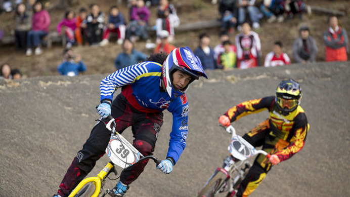 　2013伊豆BMX国際が11月17日に静岡県伊豆市の日本サイクルスポーツセンターBMXトラックで開催され、女子レースでタイのアマンダ・カー（スーパークロス）が優勝した。
