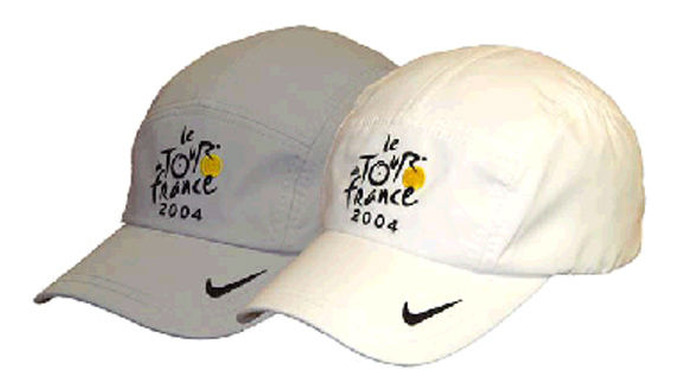 トレックより、ツール・ド・フランス、ロゴキャップが発売になった。つばにはスウッシュのトレードマーク、前面には、ツールドフランス公認のロゴ刺繍入りとなっている。