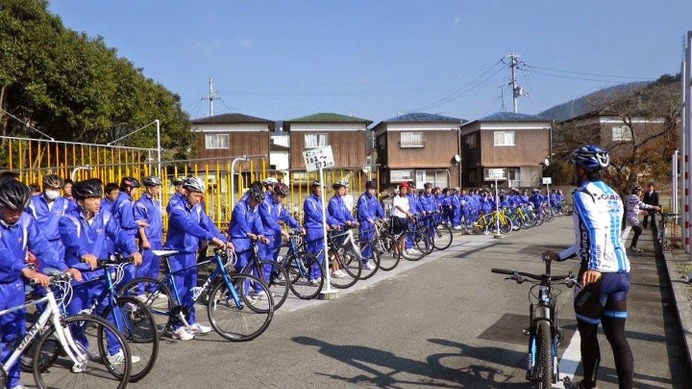 スポーツバイクを使った体験試乗は、MTBプロ選手の門田基志さんが講師を務めた（撮影：清家太郎）