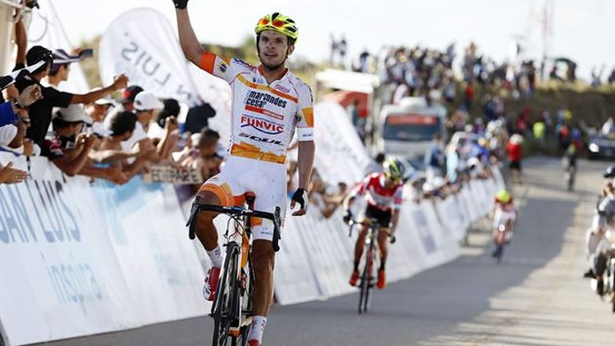 2015年ツール・ド・サンルイス第6ステージ、クレベール・ラモスダシルバ（ファンビック）が優勝