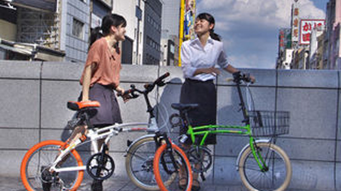 大阪市内で運営されるコミュニティサイクルのHUBchari（ハブチャリ）とCOIDECO（コイデコ）が連携し、月額会員のみコイデコの11ポートとハブチャリの3ポートでどこでも貸出・ 返却ができるようになった。