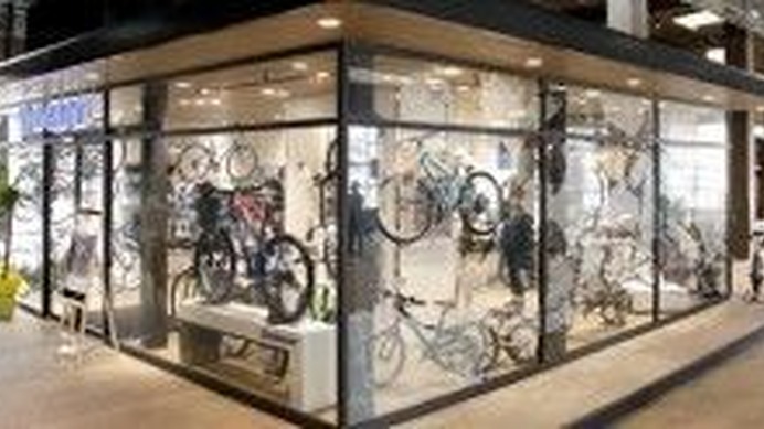 瀬戸内海を渡る「しまなみ海道」サイクリングの新拠点となる「ジャイアントストア尾道」が2014年3月22日、広島県尾道市にオープンした。