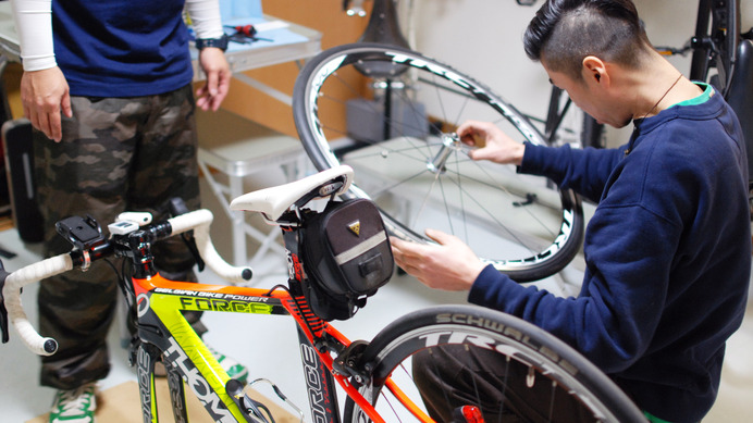 ペダレスト、「今から始める自転車メンテナンス」体験場所に西新宿を追加
