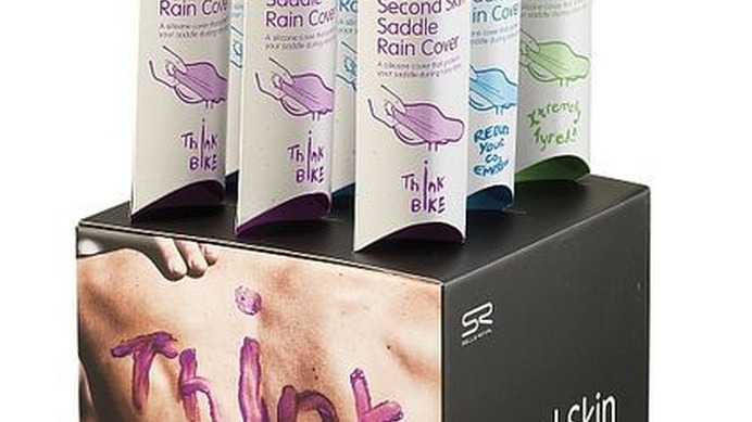 カワシマサイクルサプライは、ウェブサイト「RIOGRANDE」にて、セラロイヤルの新製品SECOND SKIN RAIN COVERを入荷したことを発表した。
