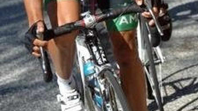 　チーム・ディスカバリーが2007年のツール・ド・フランスで着用した「ナイキ ディスカバリーチャンネルグリーンジャージ」が限定発売される。