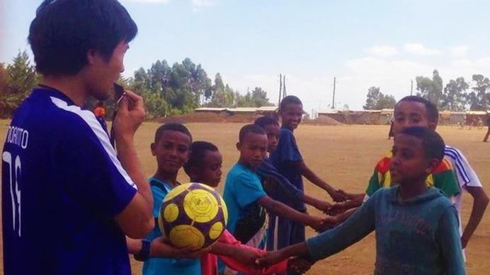 壊れないサッカーボールをエチオピアの子どもに…購入費をクラウドファンディングで募集