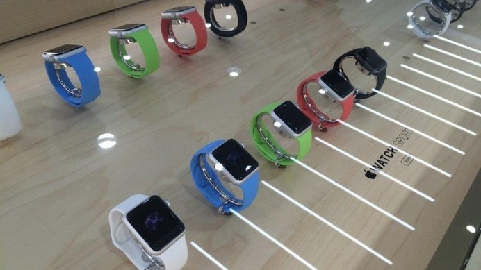 ソフトバンク表参道で、Apple Watchの予約受付を開始した