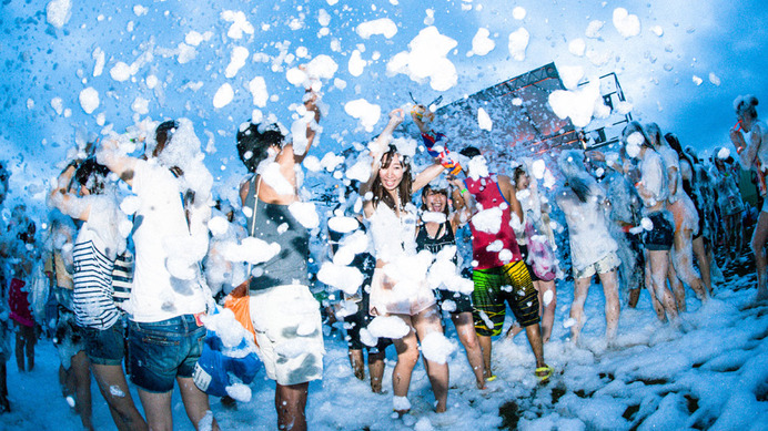 泡パーティーとランニングのコラボイベント「バブルラン」が8月29・30日に大阪舞洲で開催