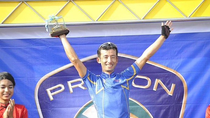 　アジア最大級の自転車ロードレース、ツール・ド・ランカウィが2月9日にマレーシアで開幕。第1ステージはアロースター～クパルバタス間の182.6kmで行われ、19人が後続集団を21分以上も引き離してゴール。マチュー・スプリック（26＝フランス、ブイグテレコム）が区間勝