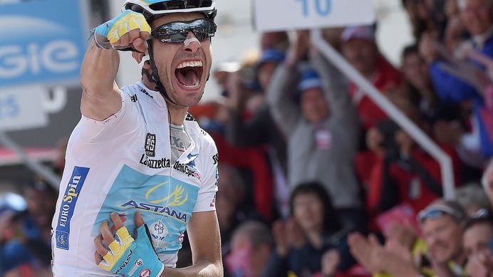2015年ジロ・デ・イタリア第19ステージ、ファビオ・アール（アスタナ）が優勝