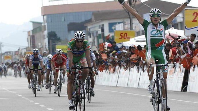 　アジア最大級の自転車ロードレース、ツール・ド・ランカウィは2月10日、バタワース～スティアワン間の159.7kmで第2ステージが行われ、イギリスのジェレミー・ハント（33＝クレディアグリコル）が9人のスプリントを制して区間勝利。福島晋一（36＝梅丹本舗・GDR）はア