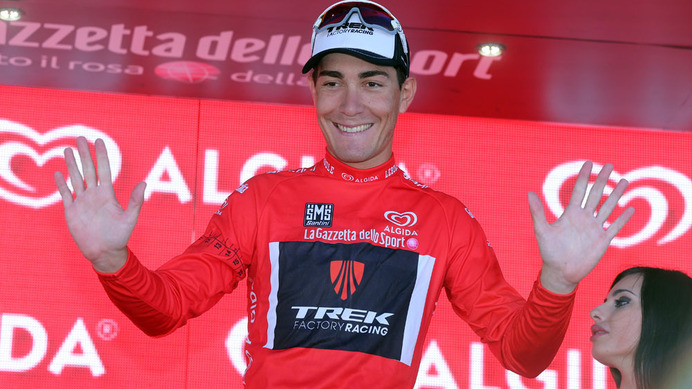 2015年ジロ・デ・イタリア第21ステージ、ジャコモ・ニッツォーロ（トレックファクトリーレーシング）がマリアロッソパッショーネ