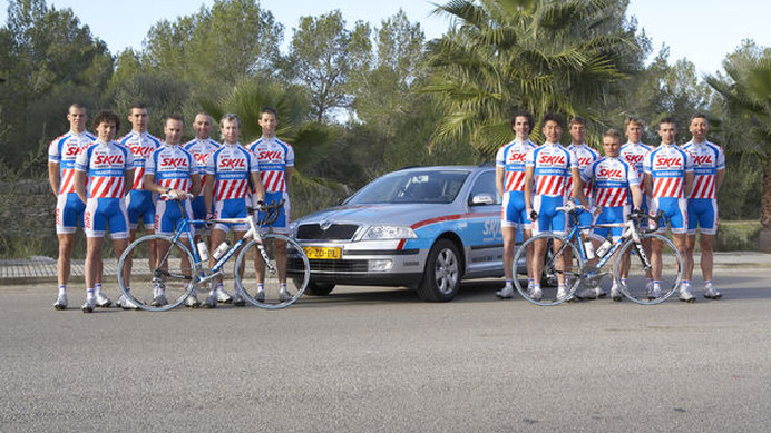 　主要大会を集めたプロツアーシリーズに参加する可能性を高めた、ワイルドカード（主催者推薦枠）対象15チームを国際自転車競技連合（UCI）が発表。日本選手9人が所属するオランダ登録のスキル・シマノも選抜された。この15チームは、UCIの基準となる条件（成績、運営