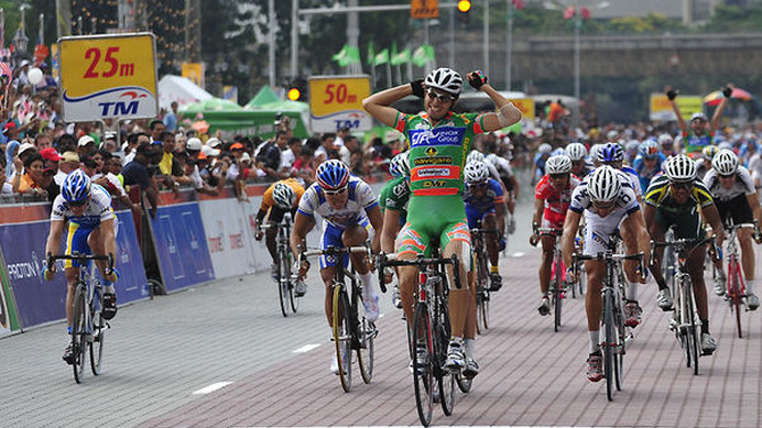 　アジア最高峰の自転車ロードレース、ツール・ド・ランカウィは最終日となる2月17日、クアラルンプール市街を周回する第9ステージを行い、アルゼンチンのマウロ・リチェーゼ（22＝CSFグループ・ナビガーレ）が優勝。9日間の合計タイムで争われる総合成績はモルドバのル