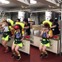 ビールの売り子さんたちの裏側が凄い！まるでF1のピットインのよう