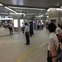 【緊急速報】浦和駅が騒然　燃焼破片飛び散る現場と撮影する人々に何思う