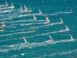 ウィンドサーフィン国際大会最終戦、世界遺産のラグーンで開催 画像