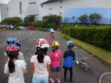 TCF子供のための自転車学校はお絵描きから3本ローラーまでやる 画像