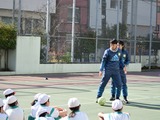 クーバー・コーチング、小学校でサッカーの特別授業を開催 画像