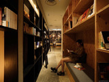 パルコに泊まれる!?泊まれる本屋「BOOK AND BED TOKYO」が福岡にオープン 画像