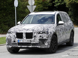 イカリングではない！BMWの最高級SUV「X7」、次世代LED灯し最終テスト 画像