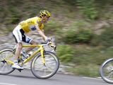 シュレックがツール・ド・フランスで首位を守る 画像