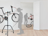 キャスター付きで動かせる自転車スタンド「バイシクルウォーカー」発売 画像