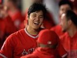 大谷翔平、試合前に“アッパーカット”5連発!? 楽しげなルーティンが話題に 画像