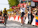 落車とパンクが続発した石畳区間のツール・ド・フランス第9ステージはデゲンコルプが優勝 画像