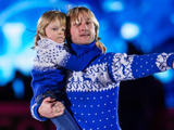 プルシェンコ一家が華麗にスキー！6歳とは思えないサーシャくんの滑りに驚き 画像