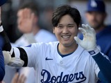 【MLB】記者席に届いた大谷翔平“17号アーチ”の打球音、ファン熱狂の俯瞰映像が話題　「LAに来たら生で観るのは絶対に外せない」 画像