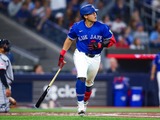 【MLB】「ただただ美しい」岡本和真、会心の5号バックスクリーン弾を公式記者が絶賛　三塁でも堅守と存在感光る「華麗なプレー」 画像