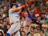 【MLB】岡本和真、三塁で見せた堅守に現地実況も賛辞「素晴らしい打球処理」　地元メディアが1年目の奮闘評価「常に長打力を発揮」 画像