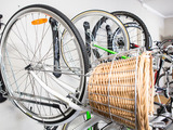 これが新しい自転車収納のスタイル、壁に自転車をかけるための「Steadyrack」登場 画像