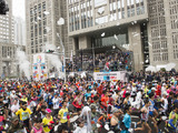 【東京マラソン15】レーススタート、3万6000人が都庁前から走り出す 画像