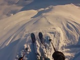 針先から滑り落ちる瞬間…ノルウェーライダーのバックカントリー動画 画像