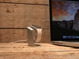 Apple Watchを傷つけずに充電「AWDock」 画像