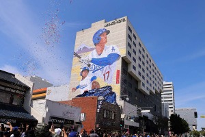 【MLB】ロスに大谷翔平と富士山のコラボ壁画が登場、作品名は「L.A.ライジング」　リトルトーキョーの活性化に一役買う 画像
