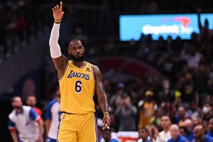 【NBA】史上初5万得点を達成したレブロン、長く活躍できる理由とは……「プロセスを愛すること」　“相棒”ドンチッチ「7万得点いくかも」と称賛 画像