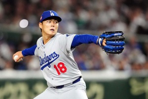 【MLB】ロバーツ監督、開幕戦勝利の山本由伸を絶賛「サイ・ヤング賞候補に挙がる」　レジェンド左腕カーショーも「彼の投球は特別」と言及 画像