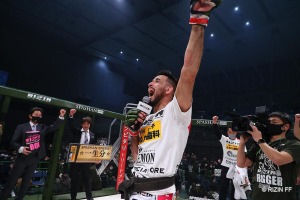 【超RIZIN.4】朝倉未来にクレベルが“一本勝ち”での連勝宣言　大晦日でのベルト奪還を視野にタイ修行へ「朝倉、ボコボコあなた」 画像
