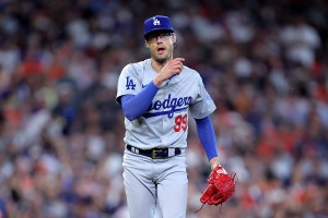 【MLB】リハビリ中の剛腕ケリー、改めてドジャース復帰を熱望「俺は1つのチームだけ」　大谷翔平から“ポルシェ贈呈”で時の人に 画像