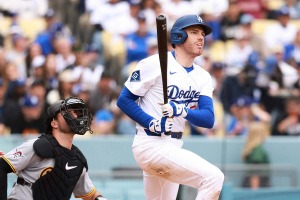 【MLB】フリーマン値千金の劇的サヨナラ打、3000奪三振カーショーを祝う逆転勝利　盗塁の大谷翔平が生還 画像