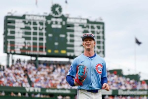 【MLB】「捕球確率5%」カブスPCA、弾丸ライナーを鮮やかダイビングキャッチ　公式絶賛の超美技「これがAS先発に選出される理由」 画像