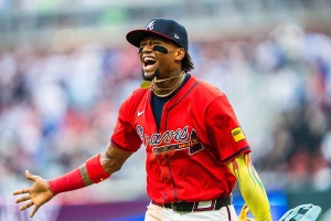 【MLB】「冗談だろ」アクーニャJr.の“大遠投補殺”に実況驚愕、右翼最深部から三塁へダイレクト返球　今季はメジャー最速169キロの強肩 画像