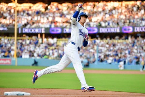 「見よ、このバットフリップ」大谷翔平、驚愕の“倍返し”35号逆転2ランにMLB公式が何度も激賞 画像